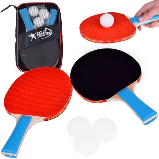 Houten tafeltennisbatjes met balletjes