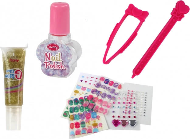 Alles voor kinder-manicure