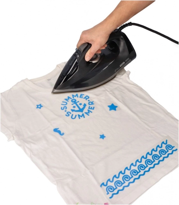 Klein blad met gedrukte hartjes