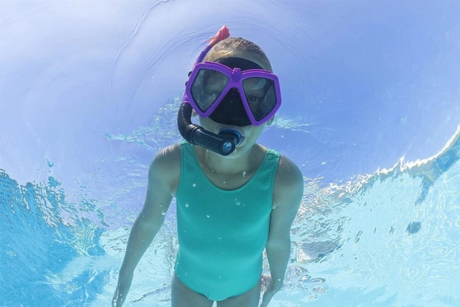Roze duikset met masker en snorkel
