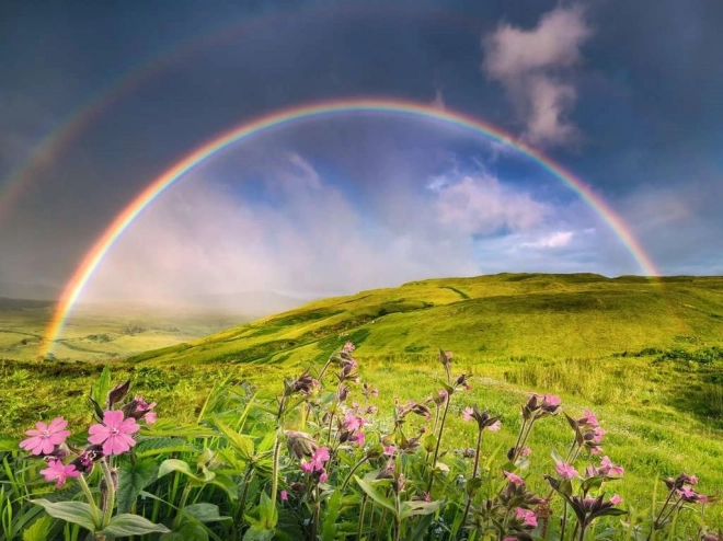 Puzzel 1500 stukjes Dubbele regenboog boven de weide