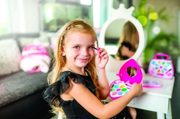 Kinderset make-up beauted palet met spiegel met magnetische sluiting 11x14,5x1cm in folie