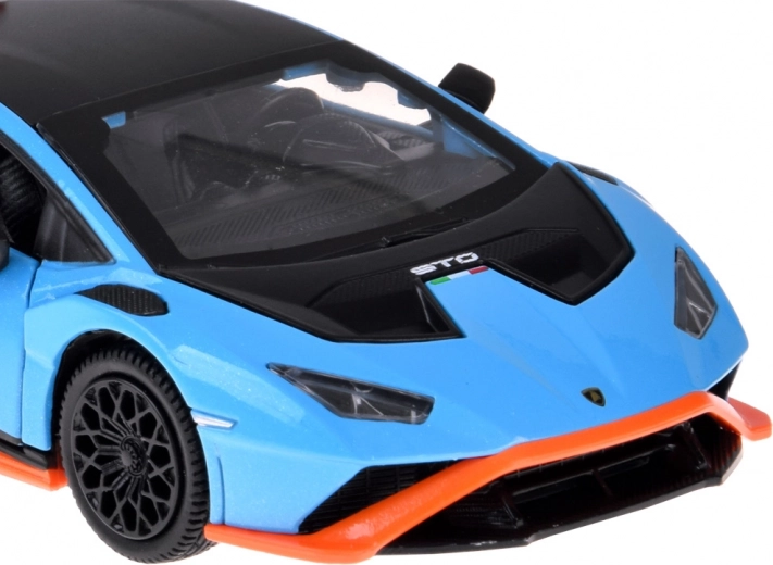 Metalen carrosserie, rubberen wielen