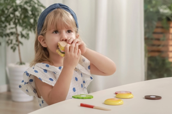 Houten hamburger en sandwich