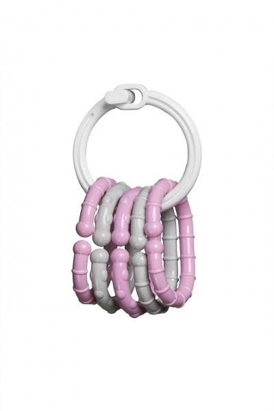 Rammelaar ring met kleurrijke hangers