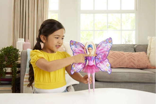 Barbie Dansende pop met vlindervleugels HXJ10