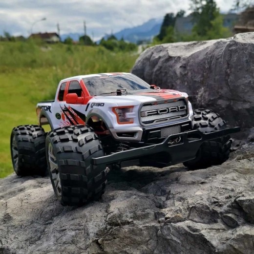 4x4-aandrijving en oliedempers voor maximale tractie