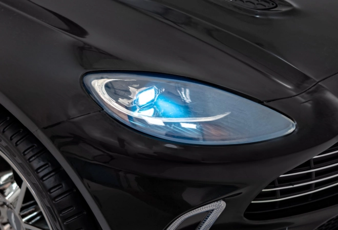 Aston Martin DBX Zwart