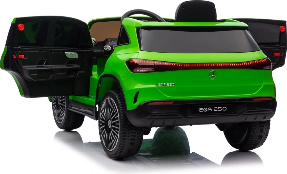 Elektrische auto Mercedes Benz EQA 250 groen