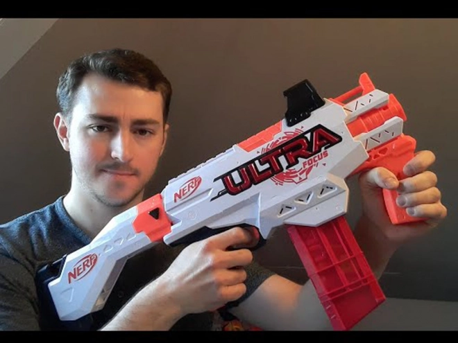 Groot automatisch Nerf Ultra Focus-pistool met kogels