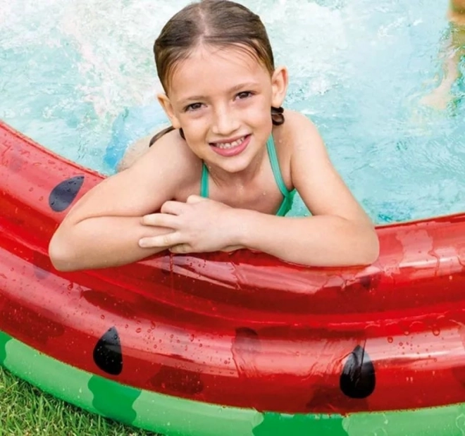 Kinderzwembad in watermeloenstijl