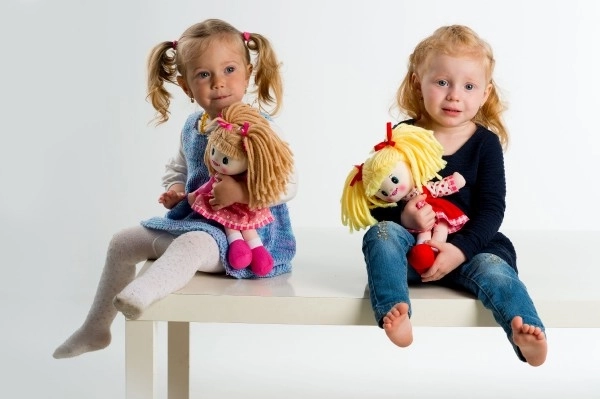 Tsjechische zingende stoffen pop Lucinka - 30 cm