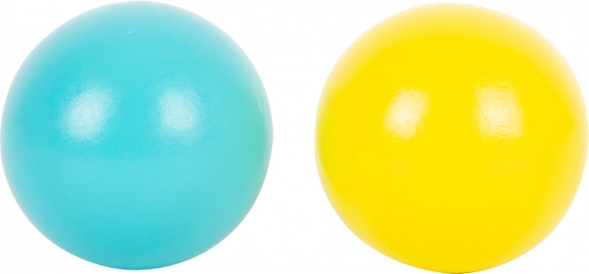 Twee gekleurde ballen voor kleine handjes