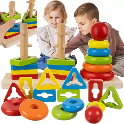 Houten kleurrijke piramide met vormen