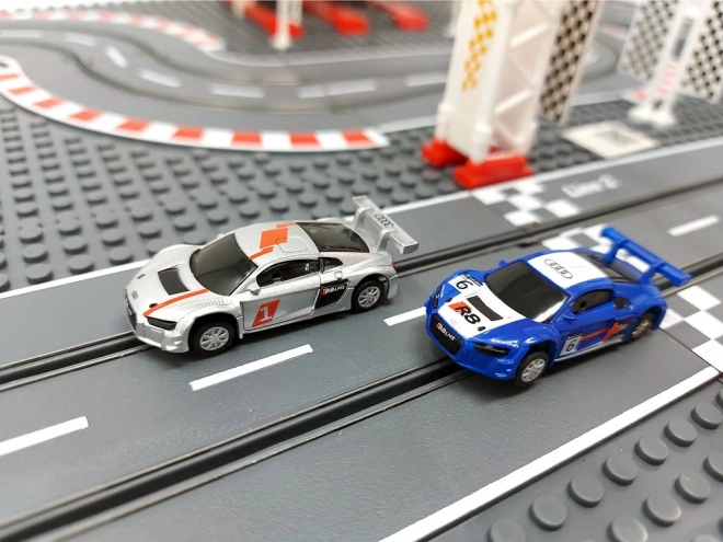 Racebaan met bouwauto's op afstandsbediening