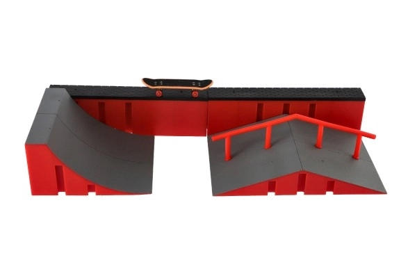 Skatepark met vinger-skateboard met schroef