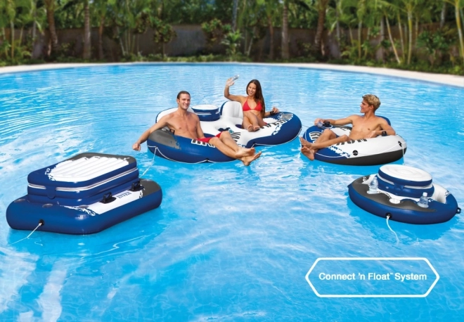 Stoeltje voor in het water met handgrepen