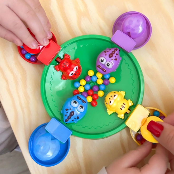 Leuk spel hongerige vrolijke kikkers en krokodillen
