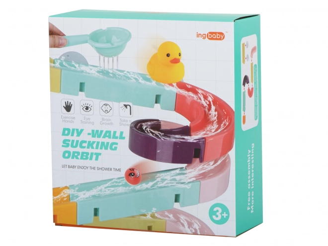 Kleurrijke glijbaan voor eendjes in bad