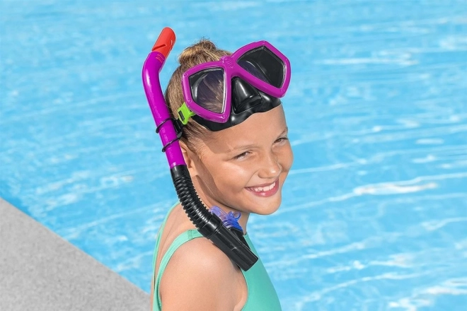 Roze duikset met masker en snorkel