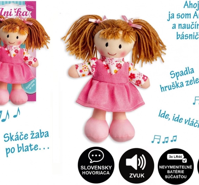 Pluchen pop Anička 20 cm, spreekt Slowaaks