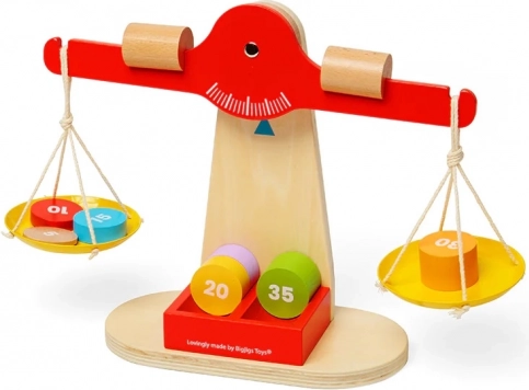 Houten weegschaal met balansgewichten