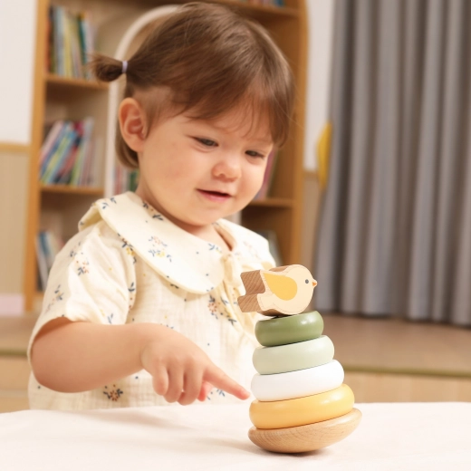Speels plezier met een schattig vogeltje