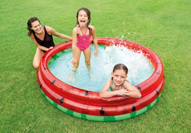 Kinderzwembad in watermeloenstijl