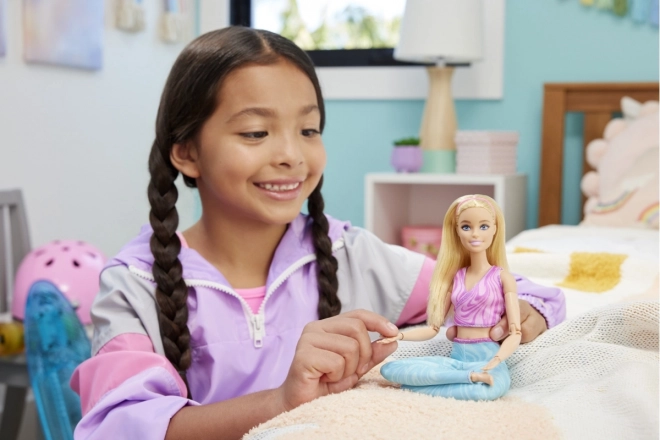 Barbie in beweging - Blondine met blauwe legging HRH27