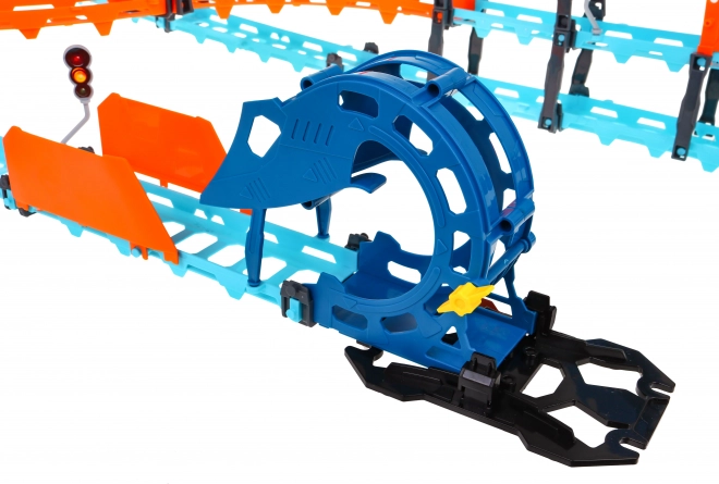 Dynamische baan met loopings voor actievolle ritten