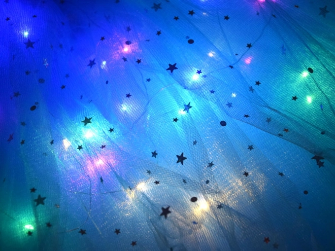 Lichtgevende blauwe kostuum voor een klein elfje met vlindervleugels