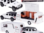Terreinwagen met caravan met licht en geluid 1:32