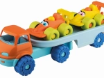 Vrolijke autootjes op een aanhanger - raceauto's