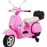 Elektrische kinderscooter Vespa roze met zijwieltjes