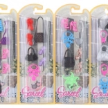 Accessoires voor poppen – set met schoenen, handtassen en kettingen