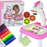 Projector eenhoorn om te tekenen met tafeltje en tekenbord – roze