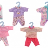 Jurken en kleertjes voor poppen in verschillende soorten