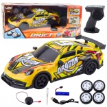 RC sportauto met verlichte carrosserie en driftwielen – geel