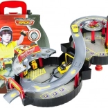 Twee-laags parkeergarage voor auto’s in een koffer in de vorm van een wiel