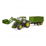 Tractor John Deere 7R met voorlader en aanhanger