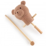 Bieco hobby horsing op stok – beer Mika