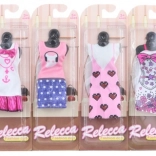 Kleding voor pop uit de Rebecca-collectie