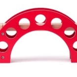 Houten brug met rode boog voor treinen