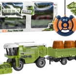 RC landbouwcombine met groene aanhanger