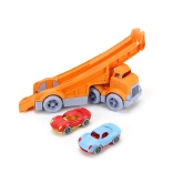 green toys vrachtwagencombinatie met 2 raceauto’s