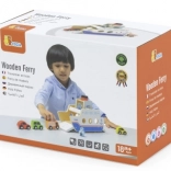 Houten veerboot met autootjes en bemanning