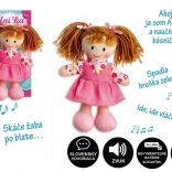 Pluchen pop Anička 20 cm, spreekt Slowaaks