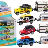 Terreinautootje met caravan-aanhanger